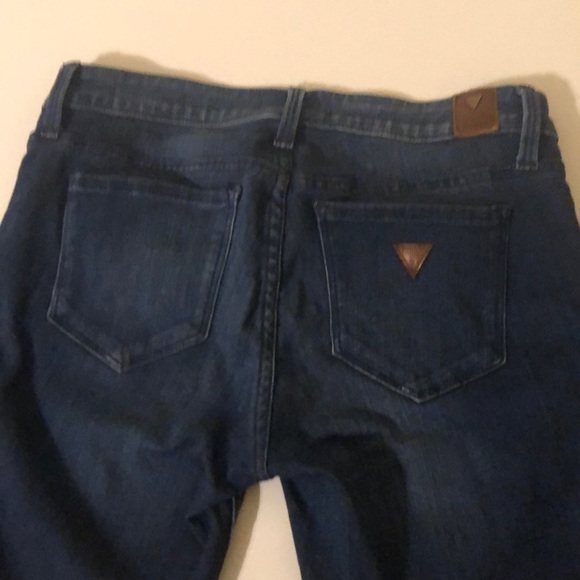 Size 28 Power Skinny Low Guess Jean - Picture 3 of 3